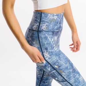 Zyia Denim Pocket Light and Tight Leggings
Sz 2